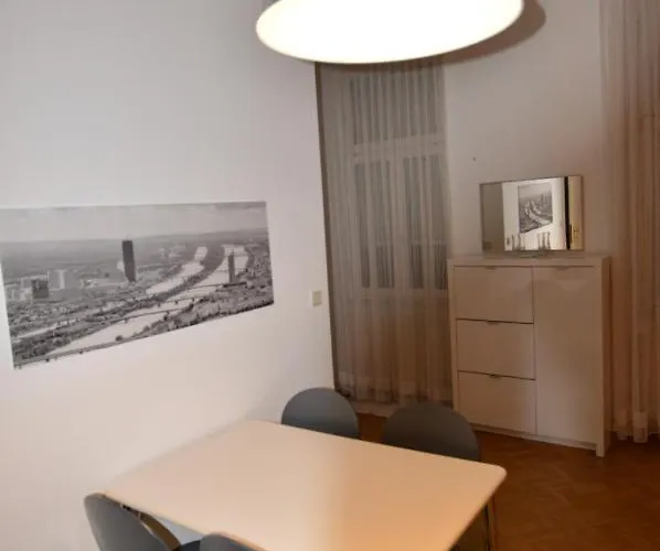 Penzing Appartement *
